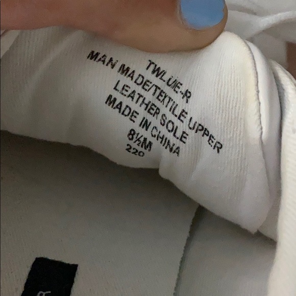 never worn Tommy Hilfiger shoes - Picture 5 of 5